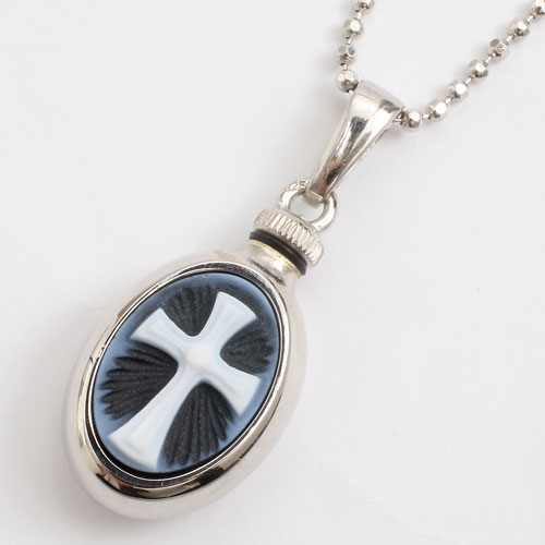 【ドイツ MERZ社】  シルバー カロートペンダント  (クロスカメオ)　十字架の通販は 18,675円
