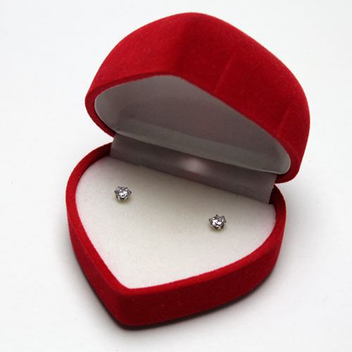 プラチナピアス　Pt900 3cｔ　キュービックジルコニア　の通販は