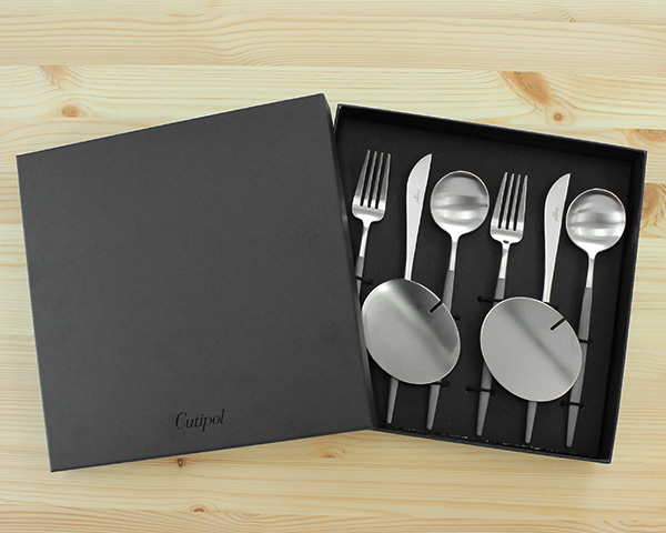 最新な ディナーセット ディナーナイフ ディナーフォーク ディナースプーン グレー ゴア クチポール ナイフレスト 箸置き クチポール カトラリー Goa Cutipol 化粧箱付 8点セット カトラリーレスト キッチン用品 食器 調理器具 食器 カトラリー グラス