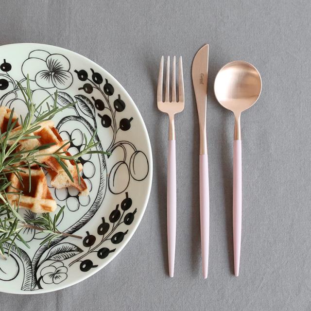 クチポール ゴア ピンクマットローズゴールド デザート3点セット（デザートナイフ・デザートフォーク・デザートスプーン） Cutipol GOA [ネコポス対応可(6セットまで)][ネコポスなら送料無料] 正規販売代理店 Cutipol ゴア ブラッシュド マット agesugi_snkの通販は