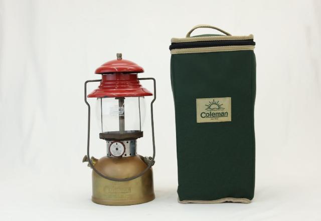 【送料無料】コールマン Coleman ランタン 200 カナダ ブラスタンク 1964年5月製 アウトドア キャンプ用品 沖縄・離島 配送不可 C3C_1