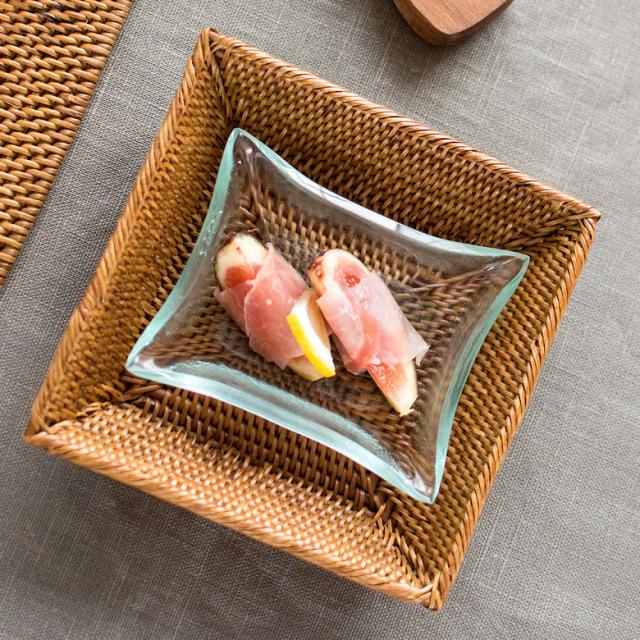 四角い ガラスプレート 食器 ガラス 皿 おしゃれ アクセサリー トレイ デザート トレー 小物入れ バリ島 雑貨 アジアン雑貨の通販はau Pay マーケット アジア工房