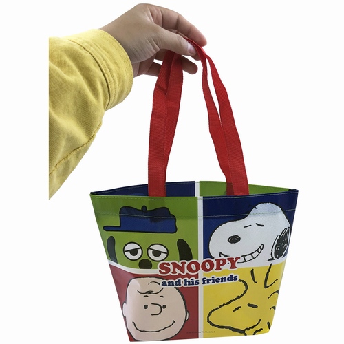 ミニトートバック スヌーピー 選べる4種類 かわいい 不織布生地 持ち手のカラー4色 トートバッグ2の通販はau Pay マーケット エクスプレスジャパン