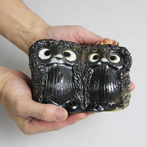 陶器 ペア福ちゃん 黒 梟 ふくろう 置物 フクロウ ふくろう 信楽焼 おしゃれ 和風 手作り の通販はau Pay マーケット まるいち本店