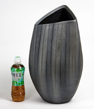 フラワーベース 陶器 黒銀彩花瓶 土味 の壷 つぼ 花瓶 花器 花入れ 投げ入れ 信楽焼 おしゃれ 和風【手作り】_2