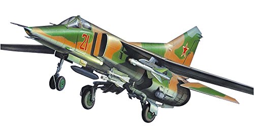 ズベズダ 1/72 ソビエト軍 戦闘爆撃機 MiG-27 プラモデル ZV7228(中古品)
