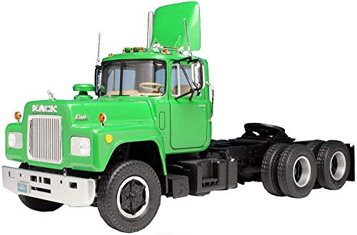 プラッツ AMT1039 1/25 マック R685ST セミ・トラクター 未塗装プラスチッ (中古品)