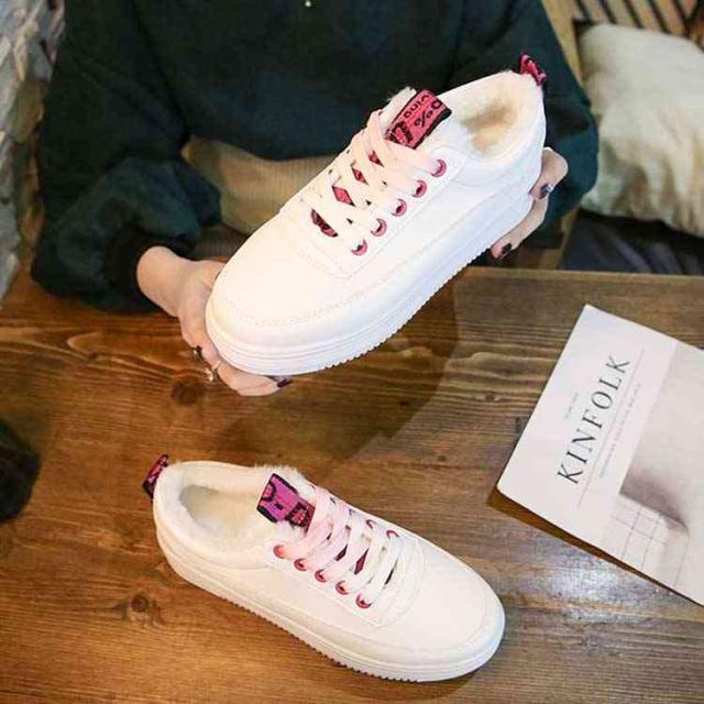 スニーカー レディース ランニングシューズ ウォーキング スポーツ シューズ 靴 白 厚底疲れにくい カジュアル おしゃれ 靴 の通販はau Pay マーケット ショップヨシダ