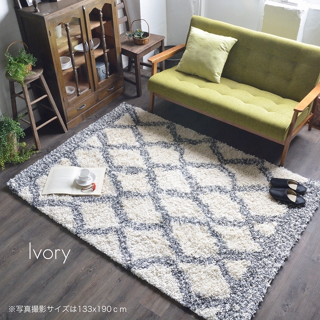 モロッコ製　ベニワレン　希少　グレーと蛍光イエローのラグ モロッコ製 ベニワレン 希少 グレーと蛍光イエローのラグ - メルカリ