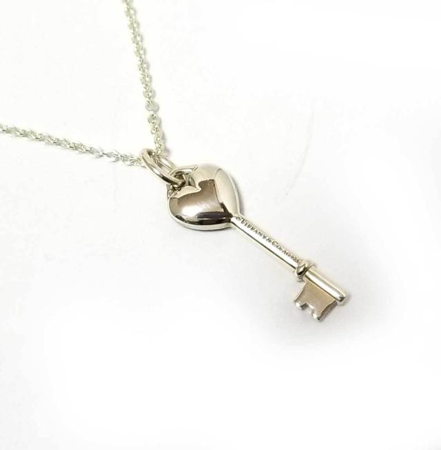 新品同様 ティファニー ハートキー ペンダント ネックレス ブルー 鍵 スターリングシルバー シルバー レディースの通販はau Pay マーケット ブランディール