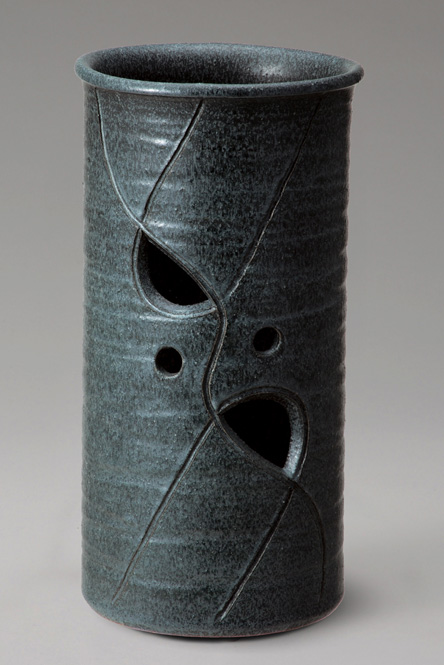 傘立て 信楽焼 青銅透し傘立   傘立 陶器    彩り屋の通販は 10,930円