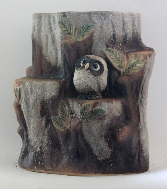 信楽焼　ふくろう付き花台　ガーデニング 森のふくろう花台14号 信楽焼 陶器 ガーデニング 花台 アウトドア 彩り屋