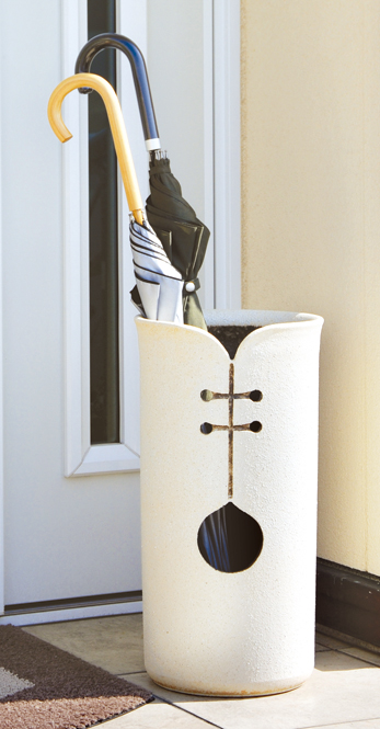 傘立て 信楽焼 ツートンカット傘立   傘立 陶器    彩り屋_の通販は 13,370円