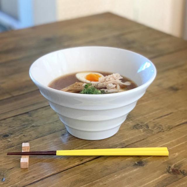 アウトレット ラーメン鉢 どんぶり 19cm深ボール おしゃれ ボーダー 中華 丼ぶり 丼 食器 ラーメン ボウル 大鉢 麺鉢 シンプル 業務用 日の通販はau Pay マーケット 窯元 ロングアイランド