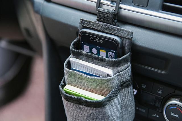 車載用 スマホ収納ポーチ ホルダー 小銭 タバコ 小物 3ポケット おしゃれ Dar Airholderの通販はau Pay マーケット Pcbox78