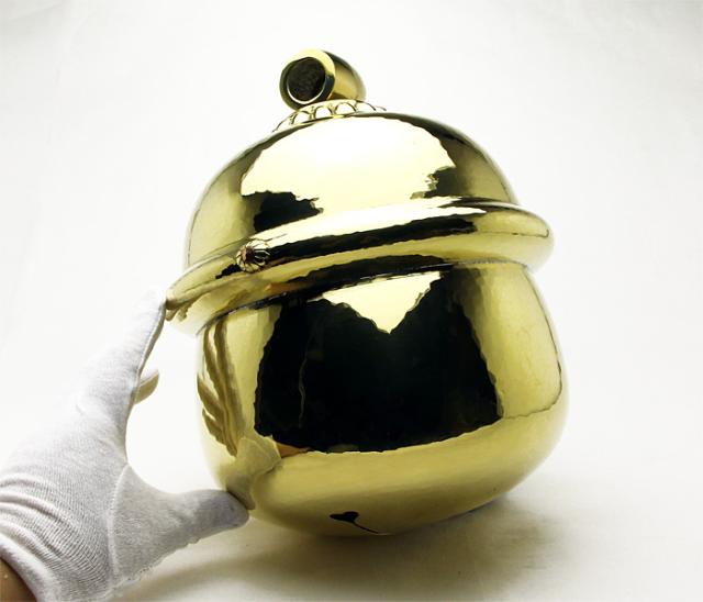 総手打ち 本坪鈴 7寸 栓差 直径21.2cm 高さ27.0cm 重さ約1675g 参考商品 ／ 神具 神棚 神社 稲荷宮 鈴 すず スズ 真鍮製 しんちゅう 国産 京都製_1