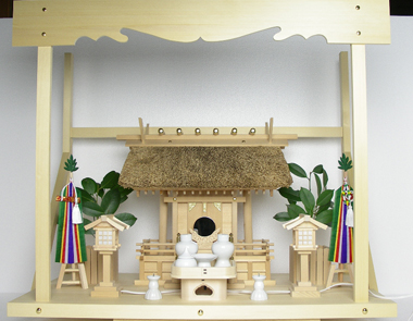 神棚 茅葺一社宮 C型 中〈K-10〉+神具セット（フル・小）+神棚板+雲板（中）のセットの通販は 215,100円