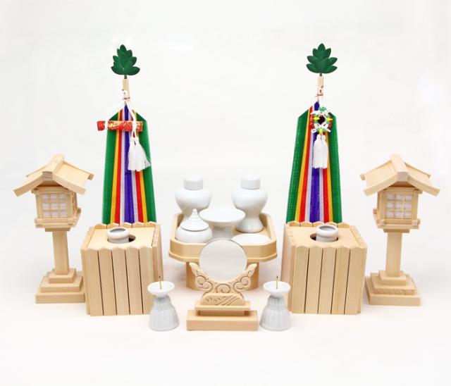 【神具セット】神具フルセット（中）《灯籠桧LED電池式小に変更》 58,200円