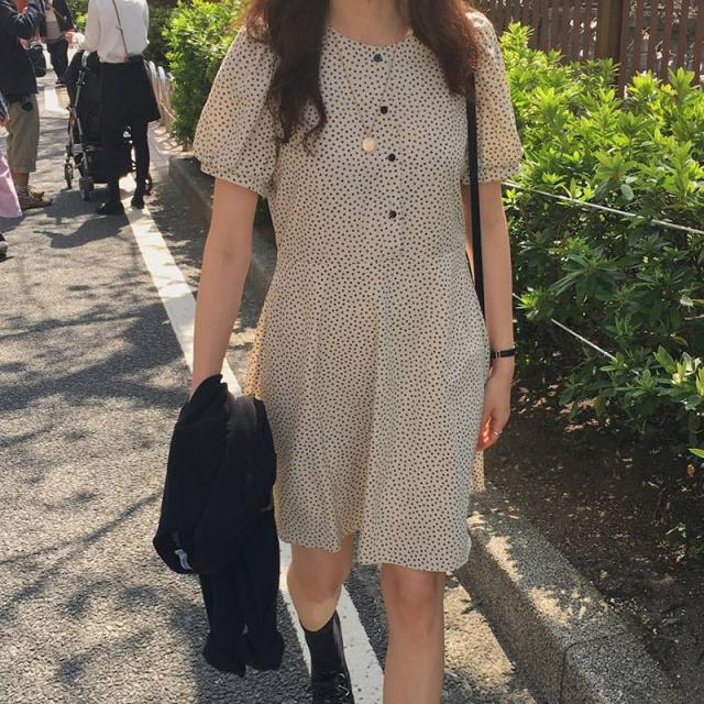 春新作 ワンピース 春 ワンピース ミニ ワンピース ミニ丈 ワンピース ワンピース ドレス リゾート ワンピース 半袖 ドット 水玉 黒 白 の通販はau Pay マーケット Viento ヴィエント