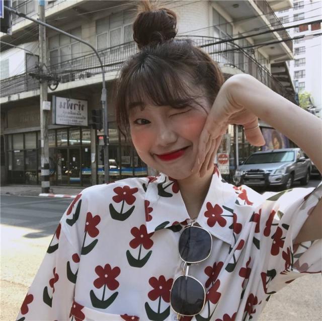 ブラウス ラウンドネック プリント柄 花柄 レトロ ドライブ リゾート 食事会 お出かけ 休日 女子会 可愛い 女子旅 休日スタイル 大人カジュアル ブラウス ラウンドネック プリント柄 花柄 レトロ ドライブ