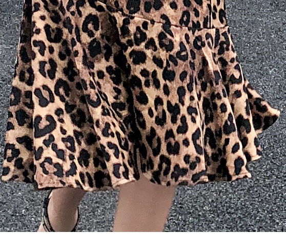 レオパード柄 フレアスカート 裾フリル ヒョウ柄 ひざ下丈 ミモレ丈  