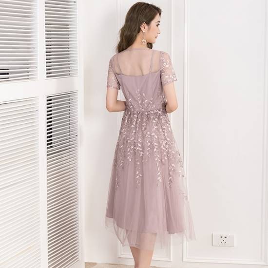 ロングドレス 袖あり パーティードレス イブニングドレス 春夏 結婚式 二次会 披露宴 ピンク ブルー 大きいサイズ ロング丈 ミモレ丈 半袖 Aライン Xライン フレア 刺繍 レース ボタニカル柄 透け感 シースルー ラウンドネック 20代 30代 ガーリー ロングドレス 袖あり パーティードレス イブニングドレス 春夏 結婚式