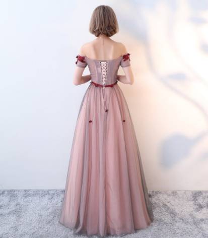 ロングドレス 赤 パーティードレス ウエディングドレス 春夏 結婚式 花嫁 披露宴 レッド 大きいサイズ ロング丈 マキシ丈 半袖 袖あり Aライン Xライン フレア 刺繍 ビーズ 花柄 透け感 ビジュー オフショルダー 20代 30代 大人かわいい フェミニン ガーリー ロングドレス 赤 パーティードレス ウエディングドレス 春夏 結婚式