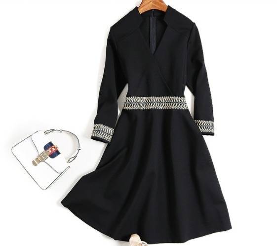 パーティードレス フレア ?ネック 刺繍 七分袖 ワンピース 膝上丈