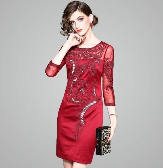 スリムドレス ２色 刺繍 ペイズリー 七分袖 レース ボートネック ミニ丈 タイト フェミニン エレガント パーティー 結婚式 二次会