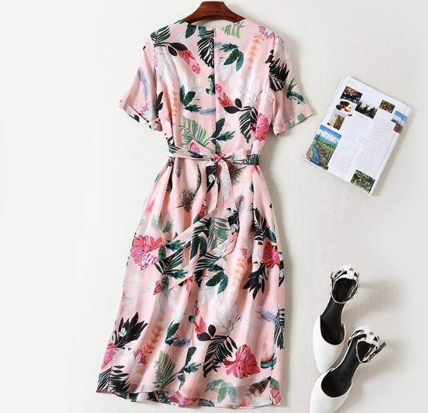 パーティーワンピース 花柄 プリント Aライン 半袖 膝下丈 ミディ丈 フレア 華やか エレガント フェミニン 結婚式 二次会 お呼ばれ パーティーワンピース 花柄 プリント Aライン 半袖 膝下丈 ミディ丈