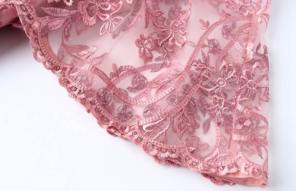 パーティードレス 花柄 刺繍 スリムウエスト ピンク ボートネック 膝丈 ミディ丈 Aライン 透け感 チュール ケープ風 エレガント パーティードレス 花柄 刺繍 スリムウエスト ピンク ボートネック 膝丈