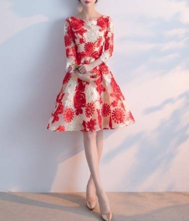 パーティードレス 3色 可愛い ミニドレス 刺繍 花柄 七分袖 膝丈 ボートネック バックコンシャス 背中見せ 着痩せ フレア Aライン パーティードレス 3色 可愛い ミニドレス 刺繍 花柄 七分袖 膝丈