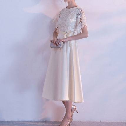 パーティードレス 花モチーフ レース 半袖 透け感 クルーネック ミディアム ミモレ丈 膝下丈 フレア Aライン ウエストリボン 無地