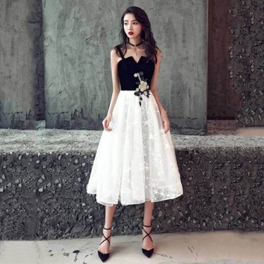 パーティードレス 花柄 星柄 Ｖネック ノースリーブ フレア Ａライン 膝下丈 ミモレ丈 異素材ミックス ストラップ チョーカー付き