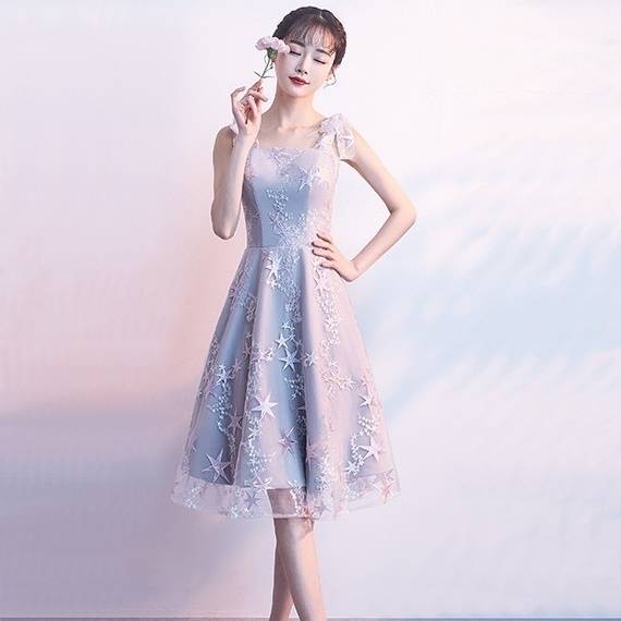 パーティードレス ワンピースドレス 春夏 デート 記念日 女子会 ホワイト 大きいサイズ ひざ丈 ひざ下丈 ノースリーブ 袖なし Aライン Xライン フレア 刺繍 星柄 スター スパンコール 透け感 シースルー 20代 30代 大人かわいい フェミニン ガーリー