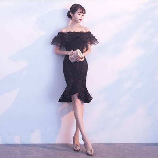 パーティードレス イブニングドレス 春夏 結婚式 二次会 披露宴 ブラック 大きいサイズ ひざ丈 袖なし Iライン タイト マーメイドライン 刺繍 総レース 花柄 透け感 バックシャン リボン オフショルダー 20代 30代 大人かわいい フォーマル フェミニン ガーリー