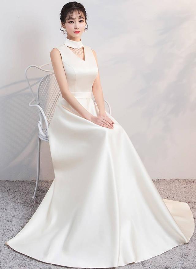 ロングドレス 黒 赤 スレンダーライン 演奏会 パーティドレス 謝恩会 花嫁 前撮り 大きいサイズ ゆったり大きいサイズ ロング丈 Aライン の通販はau Pay マーケット Me Too