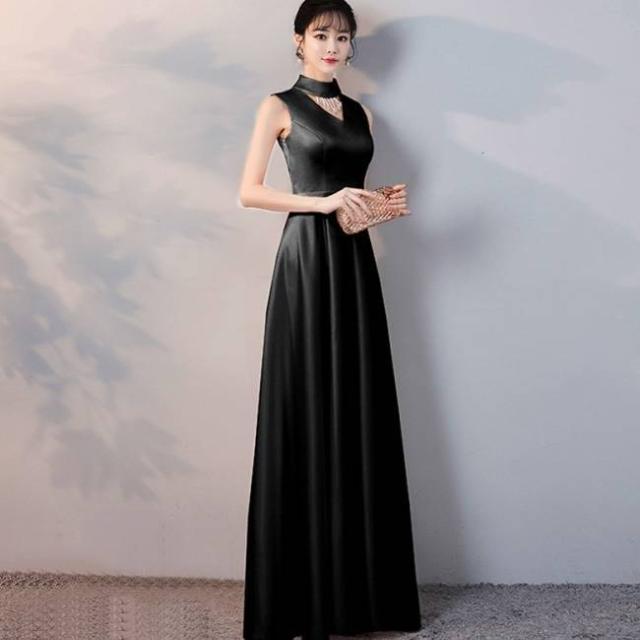 ロングドレス 黒 赤 スレンダーライン 演奏会 パーティドレス 謝恩会 花嫁 前撮り 大きいサイズ ゆったり大きいサイズ ロング丈 Aライン 着痩せ 20代 30代 春 夏 ホルターネック エレガント シンプル 綺麗 ウェディングドレス 結婚式 披露宴 ノースリーブ ロングドレス 黒 赤 スレンダーライン 演奏会 パーティドレス 謝恩会