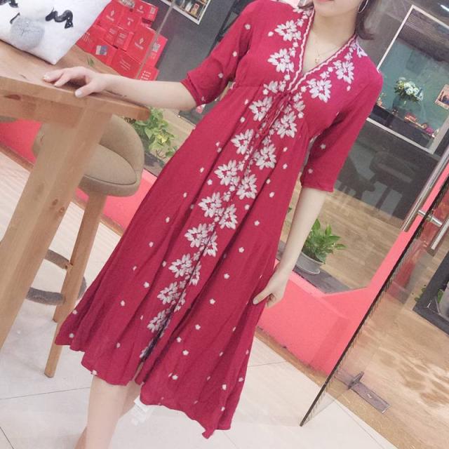 ミモレ丈 ワンピース 花柄 Vネック エレガント 大人レディ レディース 2018年新作 定番 人気 およばれ 結婚式 二次会 演奏会 観劇 謝恩会 ミモレ丈 ワンピース 花柄 Vネック エレガント 大人レディ レディース