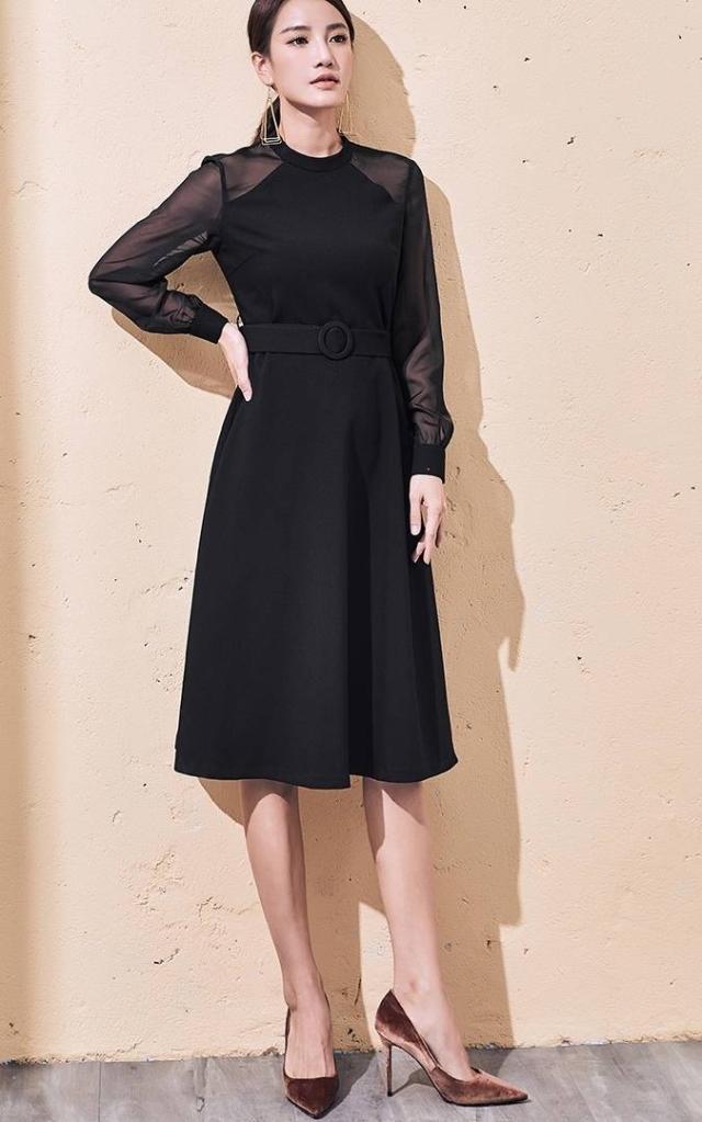 透け袖 ウエストベルト ミディアムフレアドレス シースルー 長袖 透け感 ハイウエスト Aライン 上品 エレガント 無地 ワントーンカラー