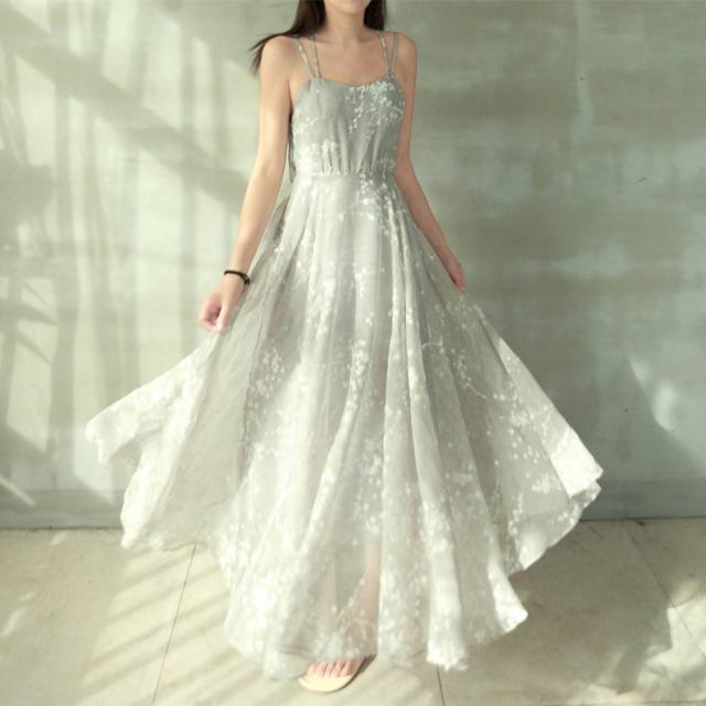 ロングドレス 演奏会 パーティードレス ワンピースドレス 春夏 デート 女子会 リゾート ライトグレー ロング丈 マキシ丈 キャミソール 袖なし Aライン フレア 花柄 ふんわり 着やせ シフォン 軽い 20代 30代 大人かわいい カジュアル フェミニン ガーリーの通販は 5,378円