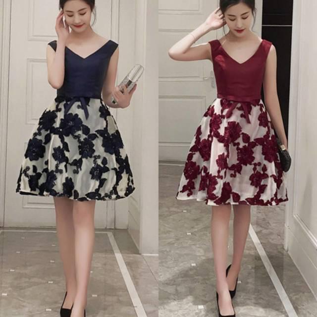 フラワーデザイン ミディアムフレアドレス 花柄 切り替え ノースリーブ ひざ丈 Vネック エレガント 上品 大人レディ シンプル 無地