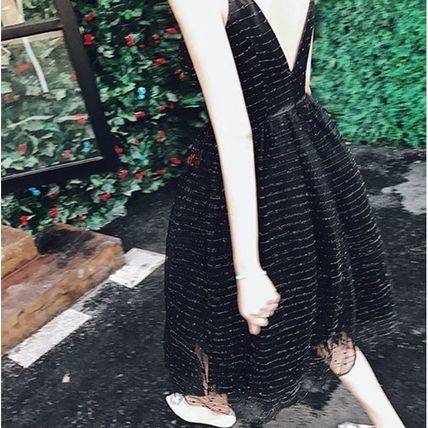 背中開き インポートドレス 大人 パーティー 結婚式 二次会 ノースリーブ フレア Vネック 無地 ミディアム ミモレ丈 バックコンシャス 背中開き インポートドレス 大人 パーティー 結婚式 二次会