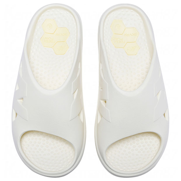 フレッシュフォーム リカバリースライド サンダル D　ホワイト　【NewBalance|ニューバランス】サッカーフットサルサンダルrcvrysc1dの通販は 5,100円