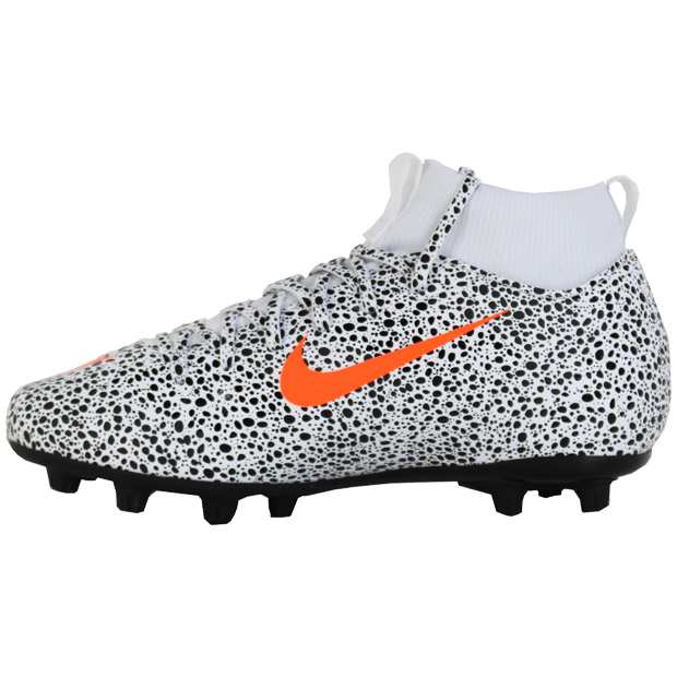 ジュニア マーキュリアル スーパーフライ 7 アカデミー Cr7 Hg ホワイト トータルオレンジ Nike ナイキ サッカージュニアスパイクbの通販はau Pay マーケット Kemari87 Kishispo サッカーフットサル専門店