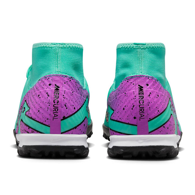 Nike サッカーシューズ 紫とオレンジのストライプ ハイカット Nike サッカーシューズ 紫とオレンジのストライプ ハイカット