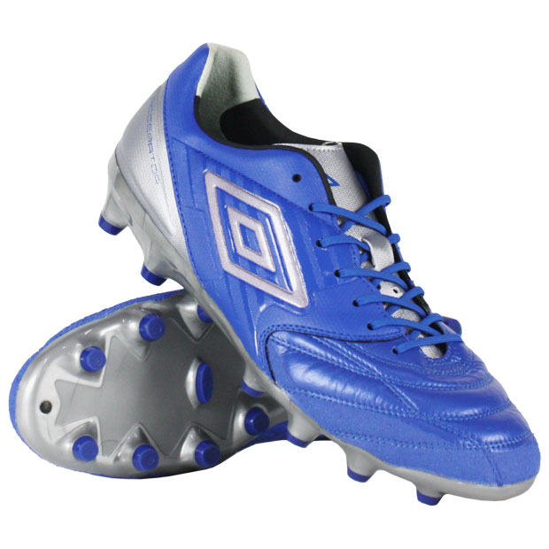 アクセレイター Kl Hg Nブルー シルバー Umbro アンブロ サッカースパイクuu2oja12bsの通販はau Wowma キャッシュレス5 還元 Kemari87 Au Wowma 店