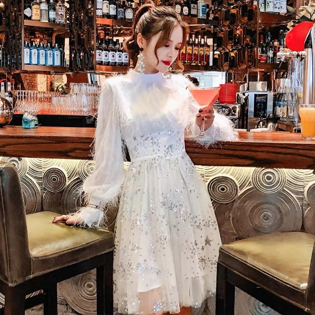 パーティードレス 結婚式 二次会 お呼ばれ お呼ばれドレス ドレス 代 星柄 スター 星 ファー 長袖ドレス ホワイト の通販はau Pay マーケット Happy Toon Wowma店