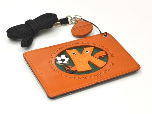 サッカー K イニシャル パスケース 定期入れレザー 本革 Vanca バンカクラフト革物語 の通販はau Pay マーケット 楽しい贈り物 Vancaの革物語