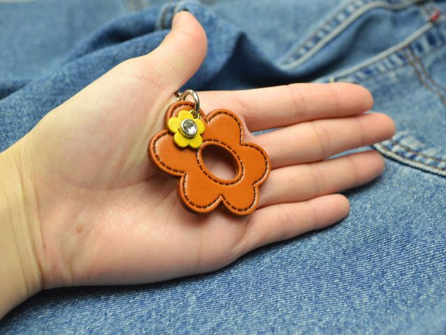 花 フラワー バッグチャーム レザー 本革 Vanca バンカクラフト革物語 934の通販はau Pay マーケット 楽しい贈り物 Vancaの革物語